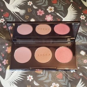 ✨️Becca blushed with light✨️